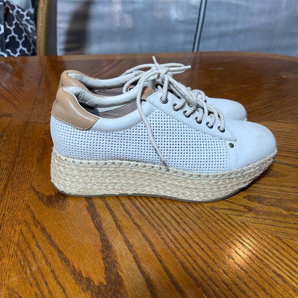 SOLD Women leather espadrilles sneakers perforated Sz 7M - Picture 3 of 12